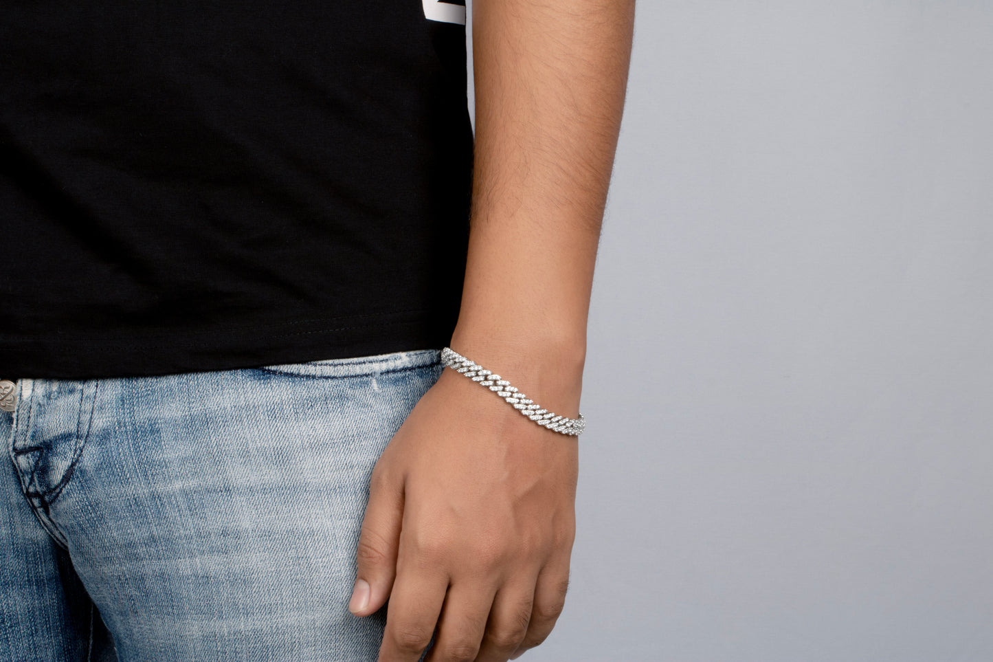 SLEEK ICED CUBAN BRACELET